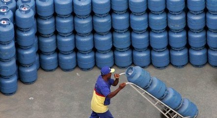 Auxílio Gás é pago a cada dois meses