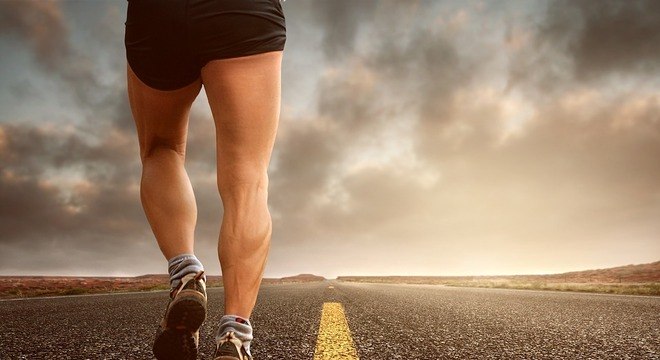 Praticar corrida regularmente é mais eficaz que o ciclismo para o controle do peso