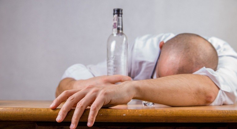 Entenda quais os efeitos das bebidas alcóolicas no organismo
