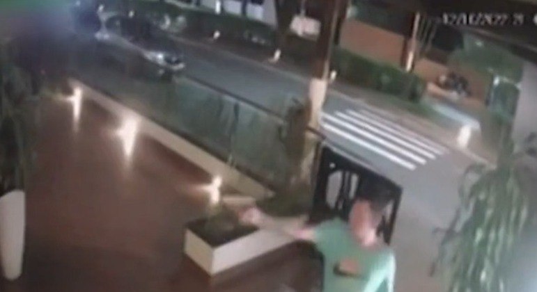 'Foram execuções aleatórias', diz irmão de vítima morta a tiros em restaurante na Praia Grande (SP)