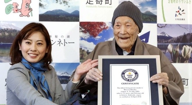 Aos 112 anos, Nonaka recebeu o título de homem mais velho do mundo