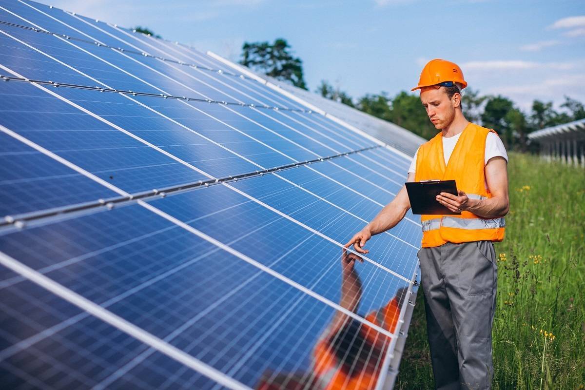Setor de energia solar pode gerar até 300 mil empregos no Brasil em 2023 -  Cordeiro Energia
