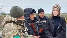 Homem se veste de mulher para não servir ao exército ucraniano