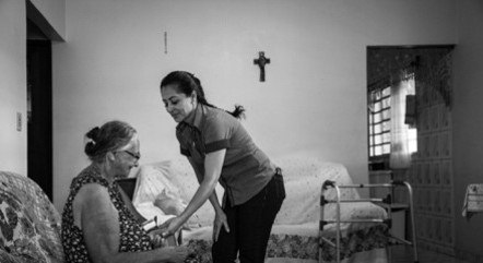 Adriane cuida dos pacientes com profissionalismo e empatia há 19 anos