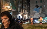 Na cidade, existem dois murais com grafites do craque argentino. Os napolitanos escolheram esse lugares para homenagear Maradona