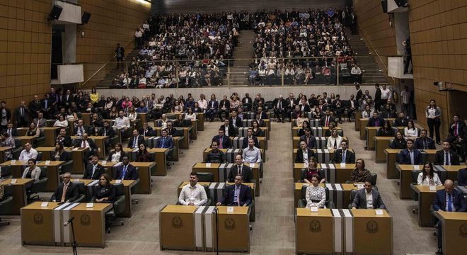 Plenário e tribunas da Assembleia Legislativa ficaram lotados para a homenagem