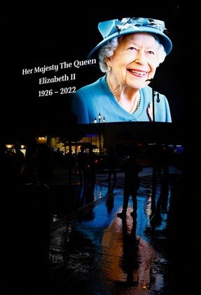 A imagem de Elizabeth 2ª foi exibida no Piccadilly Circus, no centro de Londres
