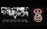 Telões da Neo Química Arena transmitiram os nomes e fotos das vítimas do acidente para ajudar nas homenagens dentro das dependências do estádio corintiano