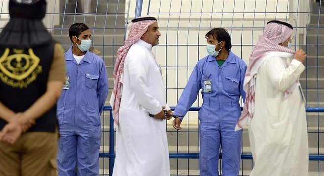 Assim como os SARS-CoV, o MERS-CoV também pulou de animais para humanos