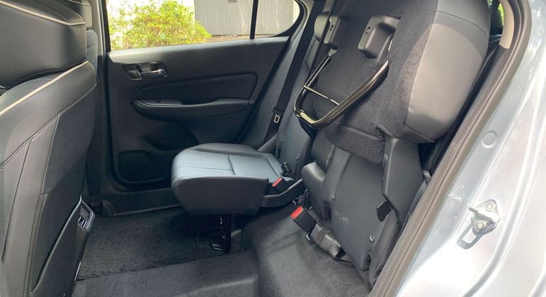 Modelo tem sistema de bancos modulares Magic Seat