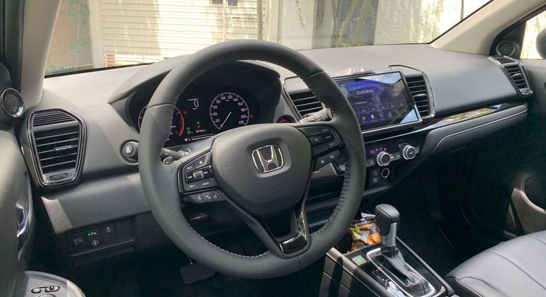 Multimídia também é nova com oito polegadas e traz Apple CarPlay e Android auto sem fio