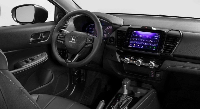 Nova central multimídia tem conexão sem fio com Android Auto e Apple CarPlay