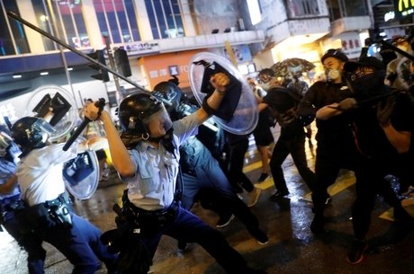 Hong Kong teve fim de semana de violência