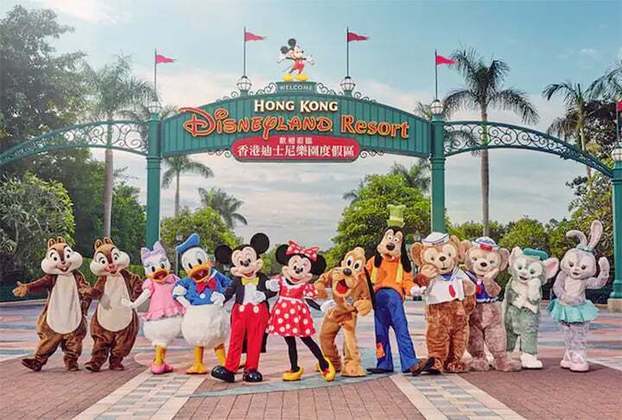Hong Kong Disneyland, em Hong Kong, unidade autônoma no sudeste da China. 