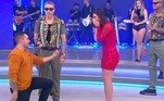 Para fechar com chave de ouro rolou até pedido de namoro!
Quem nunca teve um amigo que no primeiro encontro já se apaixona, não é mesmo?
Foi o que aconteceu com Bruno que foi ao programa preparado e levou uma aliança.
Será que a pretendente aceitou?O Hora do Faro é apresentado por Rodrigo Faro e vai ao ar aos domingos, a partir das 15h45. A direção artística é de Cesar Barreto; a direção, de Rita Fonseca e Diego Oliveira.