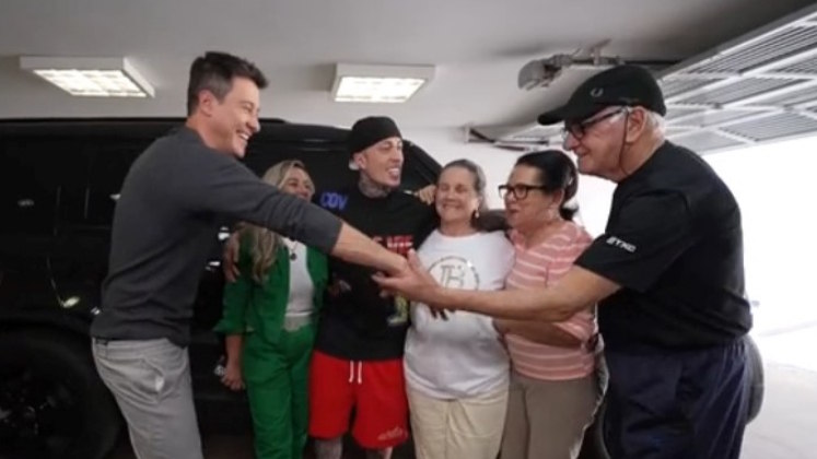 A visita foi marcada por declaração de amigos e familiares de Daniel. Todos fazem questão de demonstrar a gratidão ao cantor, que mudou a vida das pessoas ao seu redor.O Hora do Faro vai ao ar todo domingo, a partir das 15h30, na tela da Record TV.