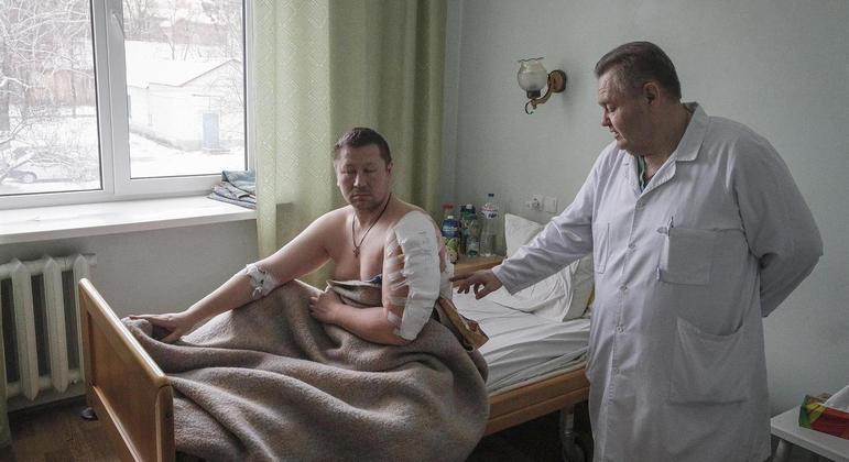 Hospitais recebem vítimas de ataques russos