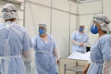 Hospital atende pacientes com a covid-19