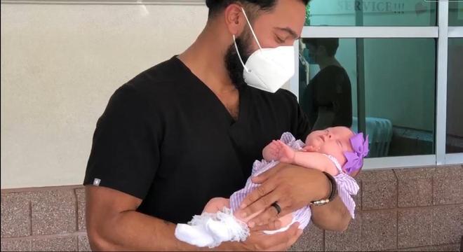 Bebe Nasce Com Menos De 1 Kg Fica 4 Meses Na Uti E Se Recupera Virtz R7 Virtz