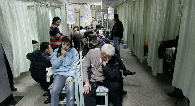  A maioria dos chineses depende do sistema público de saúde, mas os mais ricos vão a hospitais particulares

