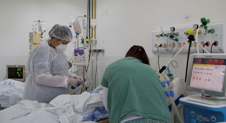 Hospital de campanha atende pacientes com covid-19 na zona norte de São Paulo 