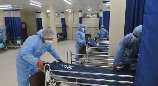 A história da pandemia pode ser contada através dos médicos que cuidaram da covid-19 e daqueles que morreram.