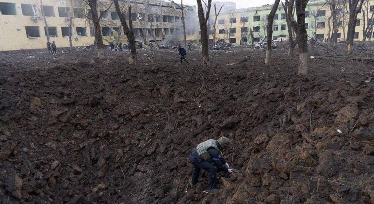 Bombardeio em Mariupol atingiu hospital infantil da cidade
