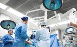 O Aspetar tem quatro blocos operatórios com alta tecnologia e 50 quartos de pós-operatório. Os cirurgiões do hospital são especializados em tornozelo, ombro e joelho, mas fazem parte de um programa para as especialidades da mão e do quadril