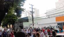 Funcionários de hospital de SP protestam contra terceirização