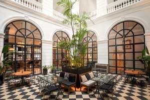 Suíte de luxo, bom humor e futebol: hotel revela rotina de ...