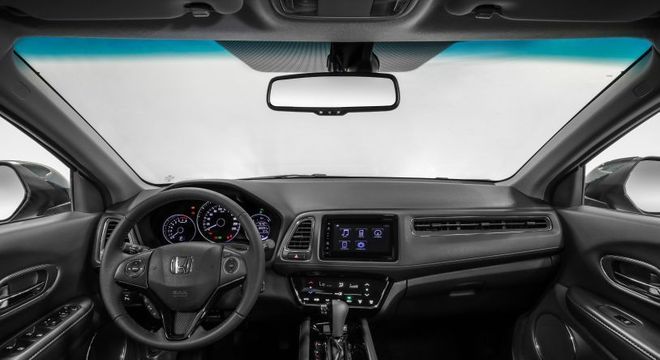 Na versão EX a novidade está no Tilt-Down dos retrovisores e na adição de mais dois airbags (cortinas)