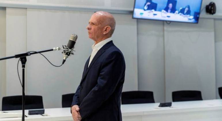 Hugo Carvajal se posiciona durante sua audiência de extradição para os EUA em Madri