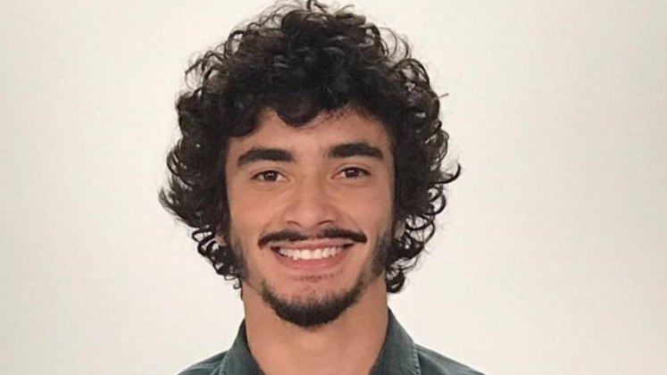 Depois de conquistar o público como Pelegue, na fase Torre de Babel da novela Gênesis, Hugo Carvalho encara um novo desafio na superprodução Reis, que estreia em breve na tela da Record TV. Na emissora, o ator também interpretou Glauber, que foi responsável pelo sequestro de Jade (Myrella Victória), em Topíssima