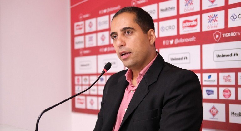 O presidente do Vila Nova, Bravo, procurou o MP e fez a denúncia 