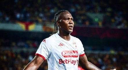 Rodallega é atacante do Santa Fe
