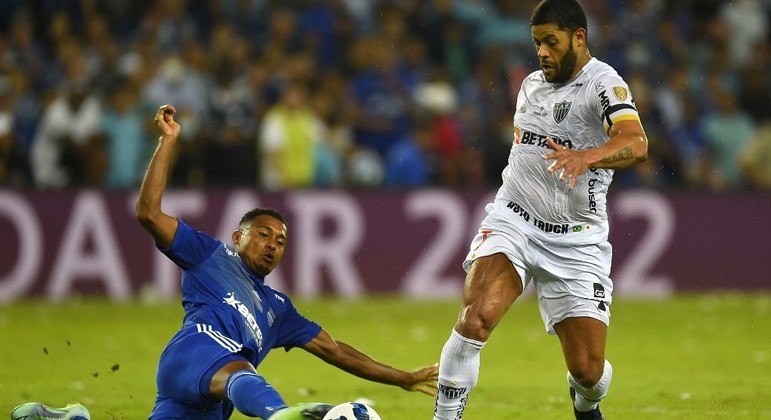 Hulk falhou na tentativa de colocar o Atlético-MG na frente do Emelec