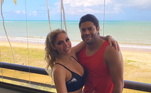 Não pense que nas férias, Hulk para de treinar! Ele e Camila aproveitaram esse visual lindo da praia de João Pessoa para malhar juntos!