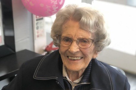 Connie Tichen, 106, e venceu o coronavrus
