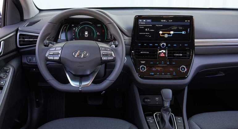 Central multimídia tem 8 polegadas com conexão com Apple CarPlay e Android Auto