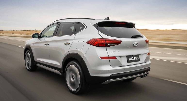 SUV médio ganhou novos para-choques dianteiros e traseiros