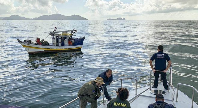 Ibama tem a atribuição de conduzir processo administrativo contra os responsáveis pelo incidente, multando-os e exigindo a reparação dos danos