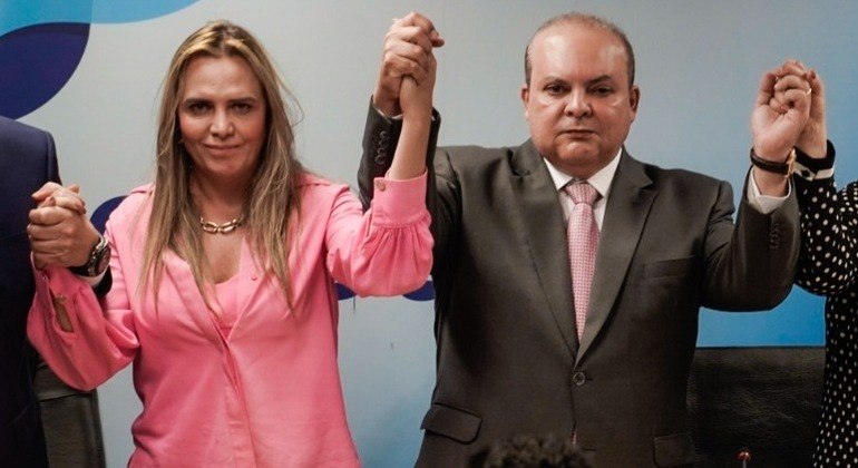 Celina Leão e Ibaneis Rocha durante anúncio da chapa para as eleições do ano passado