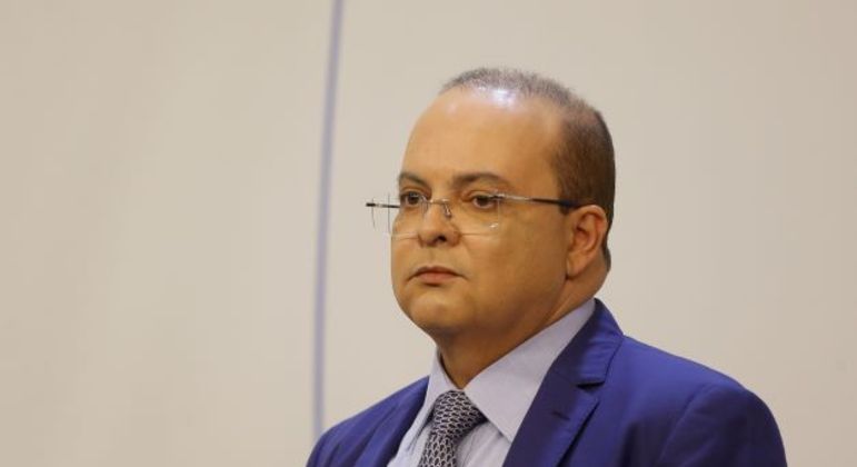 O governador do DF, Ibaneis Rocha (MDB), está afastado do cargo