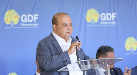Ibaneis Rocha (MDB) na assinatura do reajuste salarial dos servidores do Distrito Federal