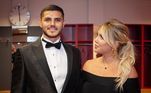 Em um dos casos mais notórios de infidelidade no meio do futebol, Mauro Icardi inicou um relacionamento com Nara Wanda enquanto ela ainda estava casada com Maxi Lopez, também jogador, que antes do caso, mantinha amizade com Icardi. Quando se encontraram em um jogo pelo campeonato italiano, Maxi se recusou a dar a mão para Icardi. Até hoje, o relacionamento de Nara e Icardi é marcado por boatos de infidelidade e idas e vindas