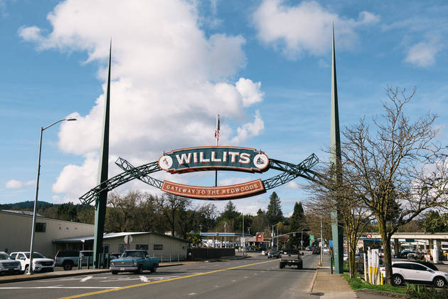 No domingo, quatro de fevereiro, Willits promoveu a festa anual para sua moradora mais ilustre, que assistiu a tudo da varanda da casa de repouso onde vive. Estava chovendo, ou melhor, era o início de mais um 