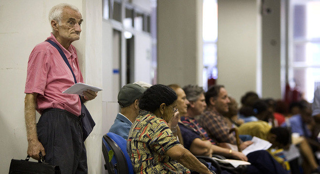 Com mais idosos e menos jovens, bancar aposentadorias deverá ficar mais difícil