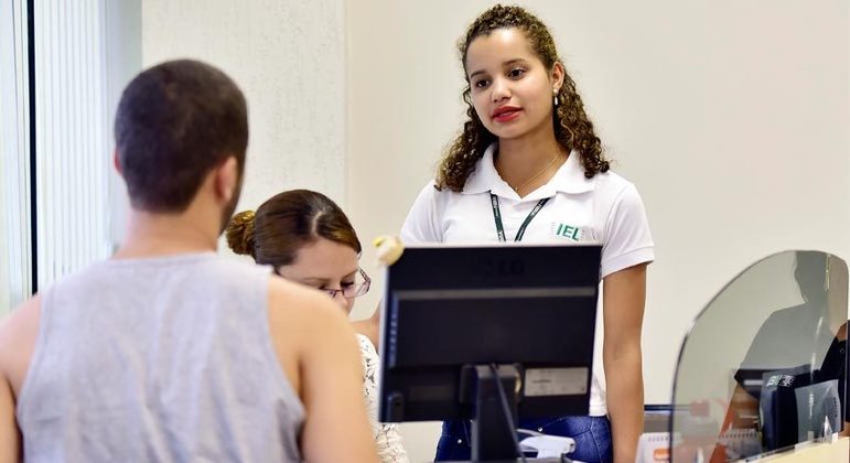 IEL oferece 914 vagas de estágio em 9 estados