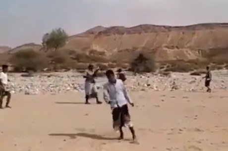 Ãrbitro chega a atirar para cima 