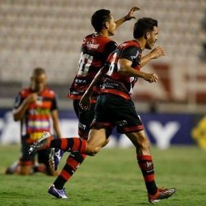 Igor (camisa 10 do Ituano) faz "C" de coração para festejar seu gol